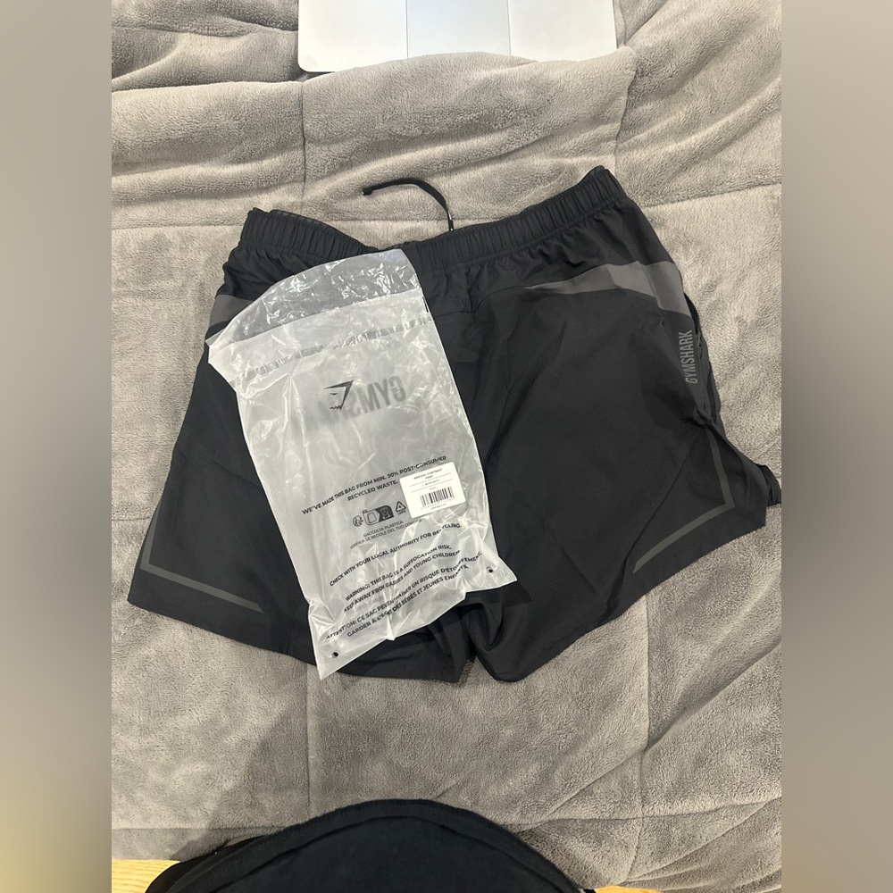 Gymshark Arrival Contrast Shorts Slim fit. 5” Black